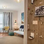 아파트 Modern With Ocean View