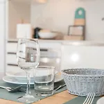 Modern With Ocean View Apartment *
